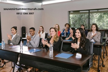 souvenir acara seminar
