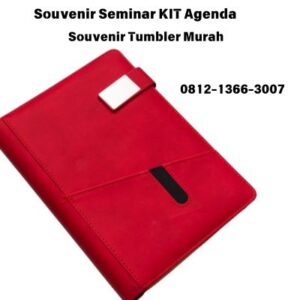 Tingkatkan citra seminar Anda dengan souvenir seminar kit berkualitas seperti Agenda AGLT06. Pesan minimal 500 pcs dan dapatkan gratis ongkir serta delivery. Hubungi kami di 0812 1366 3007 sekarang!