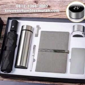 corporate gift set, corporate souvenir, souvenir acara kantor, corporate merch, personalised corporate gifts, custom branded corporate gifts, barang promosi, harga grosir, logo perusahaan, untuk perusahaan, souvenir kantor, cocok untuk, gift set, corporate gift, sesuai dengan kebutuhan, power bank